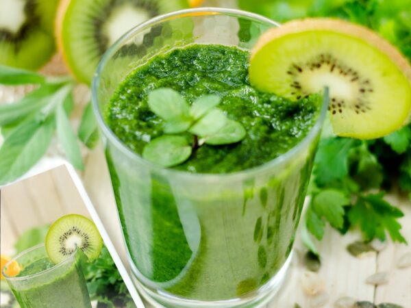 Thinking about introducing smoothies into your diet? We've got the perfect delicious, healthy green smoothie recipe to get you started.